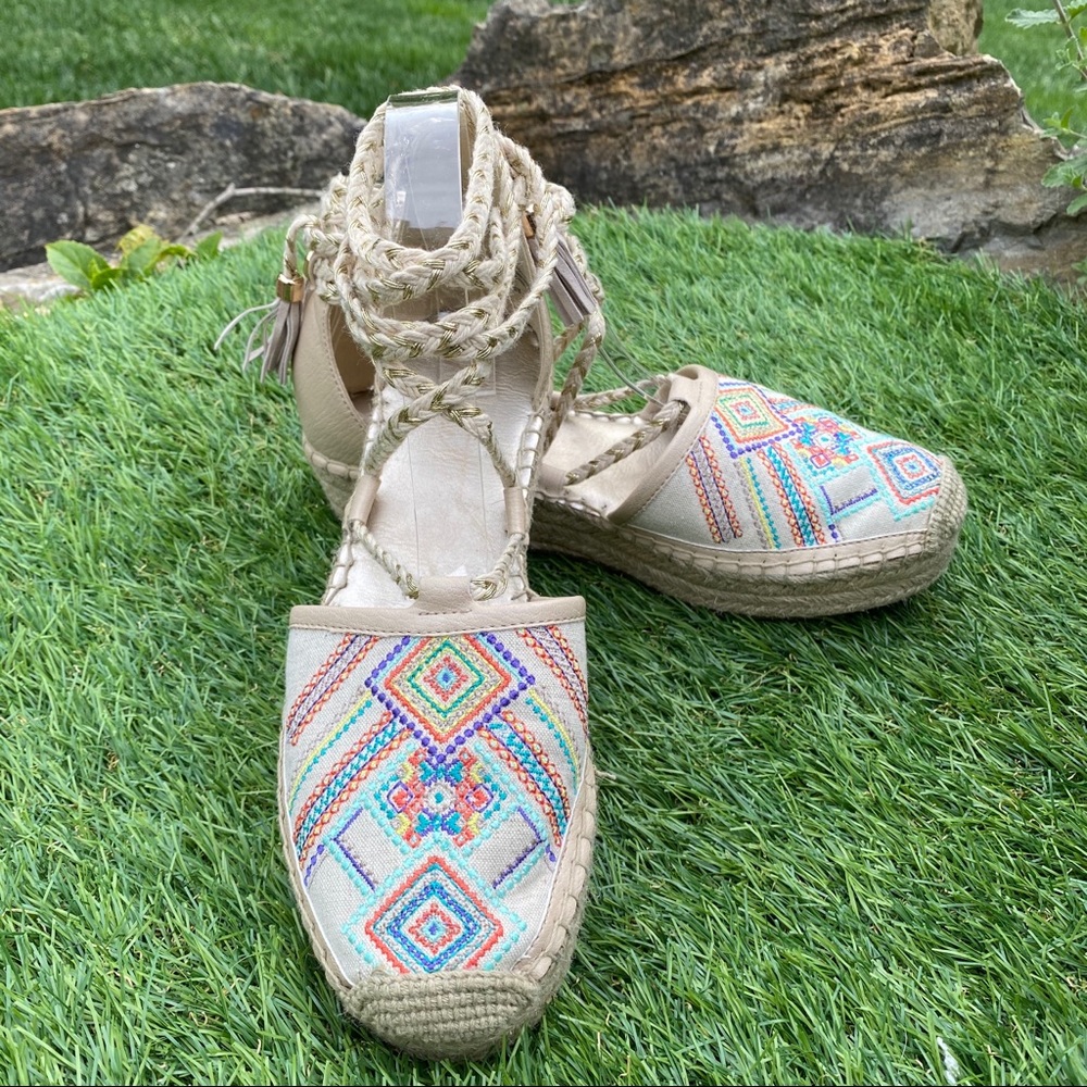 NANETTE LEPORE Tie-up Espadrille